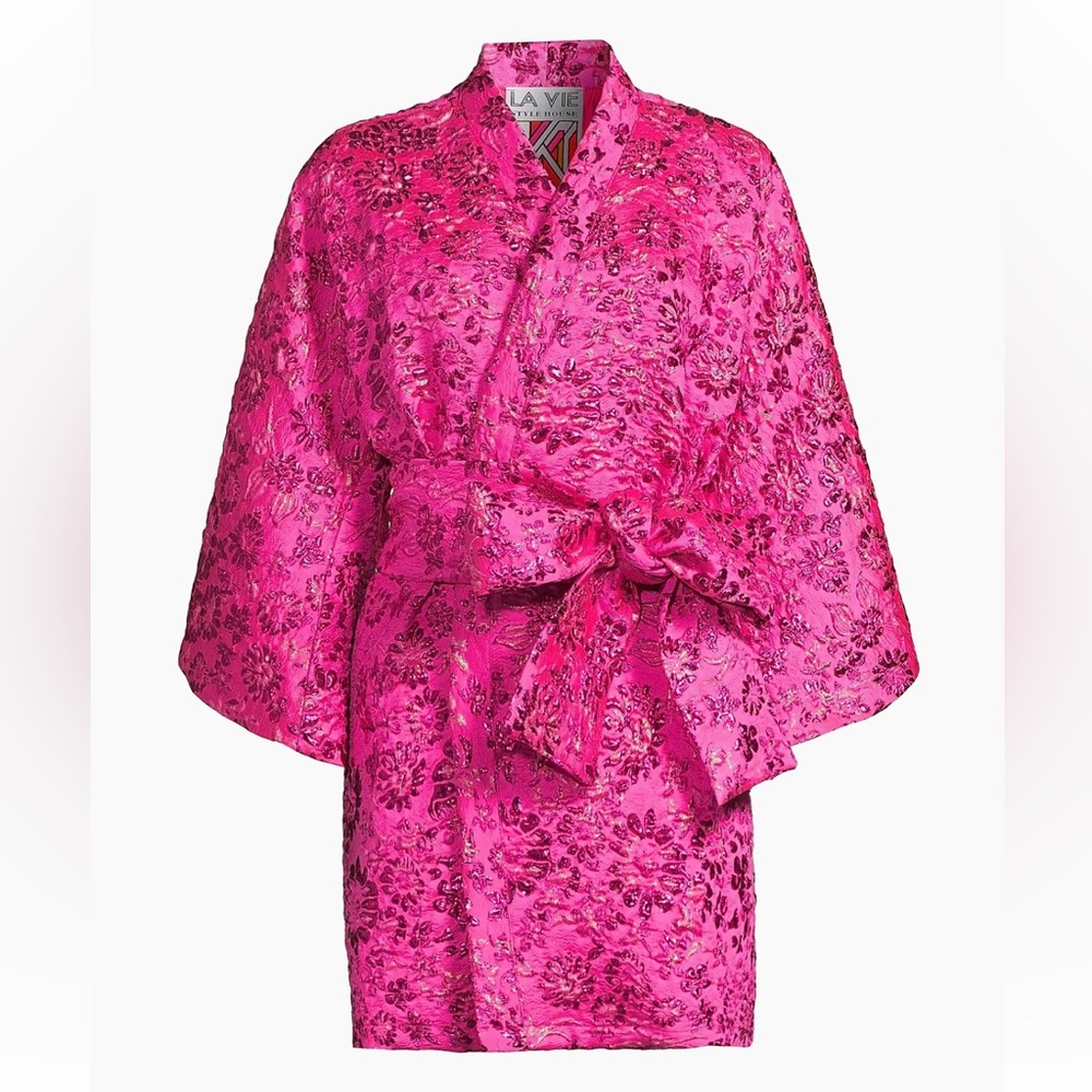 La Vie Style House NWT one size
Floral Brocade Wrap Minidress